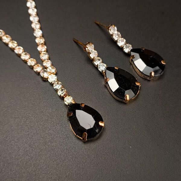 Elegant Black Stone Necklace Set with Rose-Gold Finish - Image 4